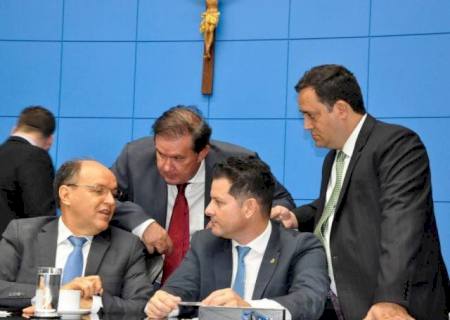 Com 3 deputados, MDB fica longe da presidência e foca em outros cargos