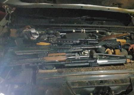 Polícia apreende carregamento de armas de grosso calibre na fronteira