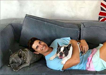 Ator Reynaldo Gianecchini afirma que já teve ''romances com homens''