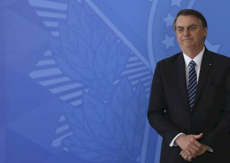Governo completa 300 dias, comemora investimentos e apresenta reformas