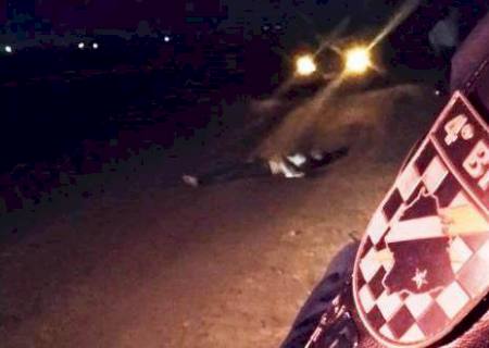 Pistoleiros executam homem a tiros e desovam corpo em rodoanel de Ponta Porã