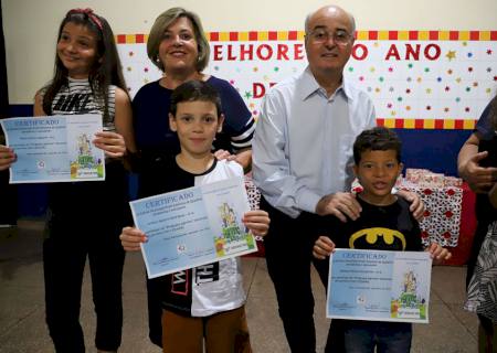 Escola Municipal Efantina de Quadros premia Alunos Destaque em 2019
