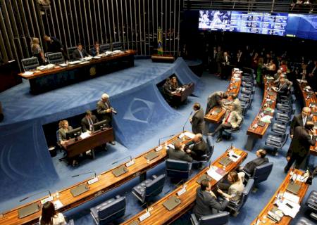 Senado aprova PEC Paralela da Previdência em primeiro turno