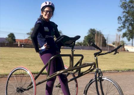 Paratleta de 21 anos ganha ''bicicleta petra'' de patrocínio