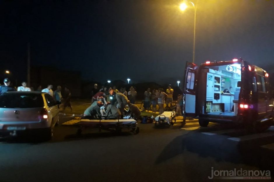 Colisão entre moto e carro deixa duas jovens feridas no Jardim Universitário