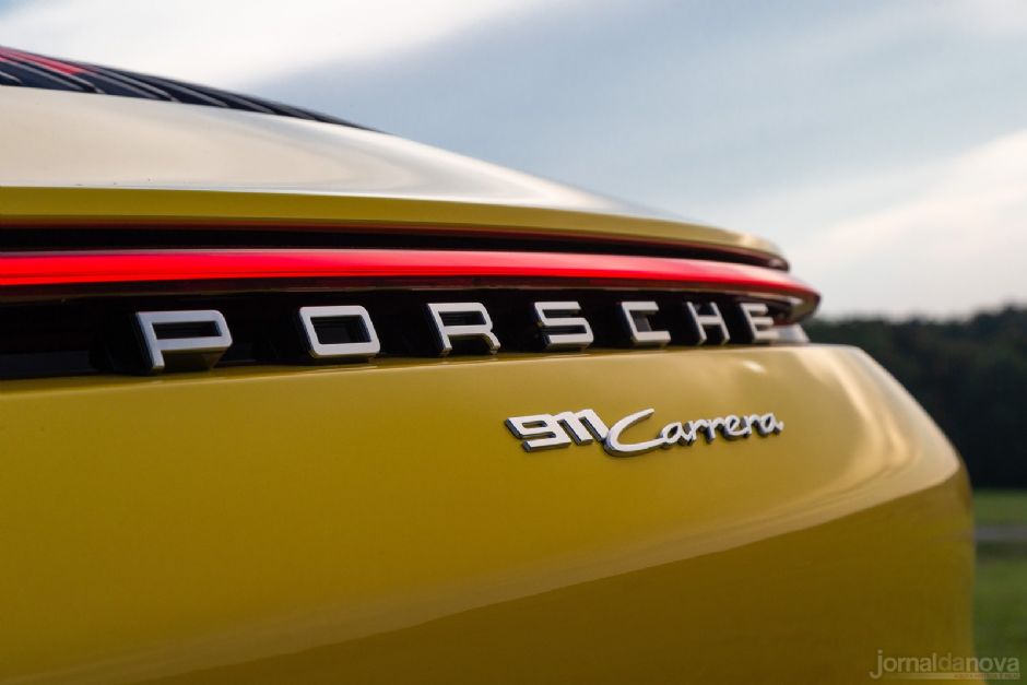 Porsche lança 911 ''básico'' no Brasil por R$ 519 mil