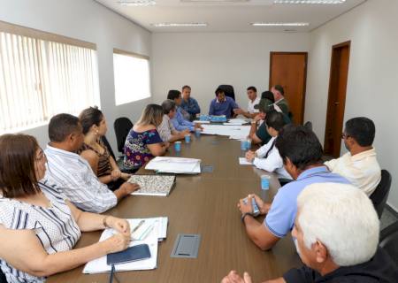 Comissão de Regularização e legislativo se reúnem com proprietários de lotes de Casa Verde