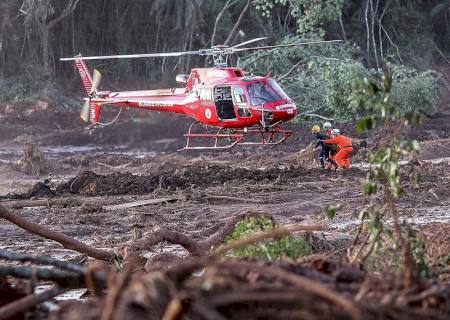 Bombeiros encontram mais um corpo próximo a local de tragédia