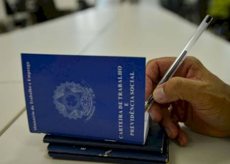Brasil tem quinto mês consecutivo com saldo positivo de emprego