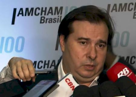 Maia defende fundo eleitoral e diz que cabe a Bolsonaro vetar