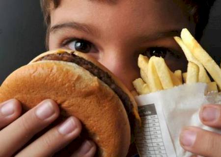 Campanha Setembro Laranja alerta para a obesidade infantil