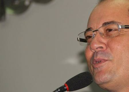 Marião pede informações complementares sobre cargos comissionados na prefeitura