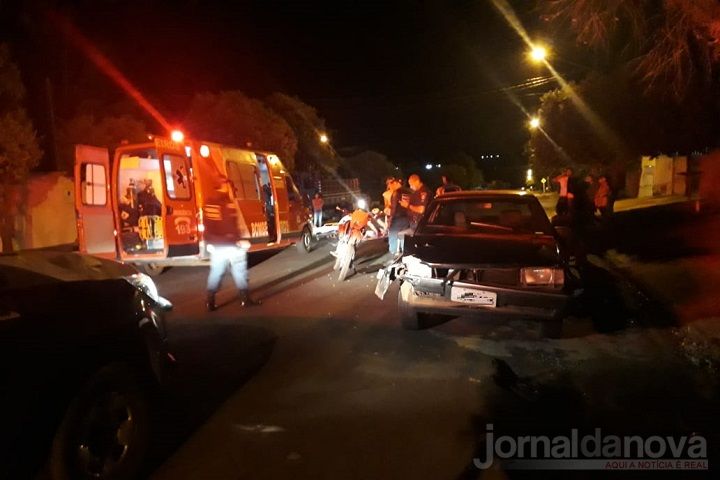 Ultrapassagem mal sucedida acaba em colisão na Alcides Menezes