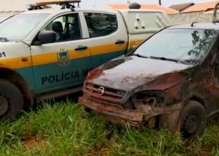Casal é preso após capotar veículo com 87 kg de maconha na MS-164