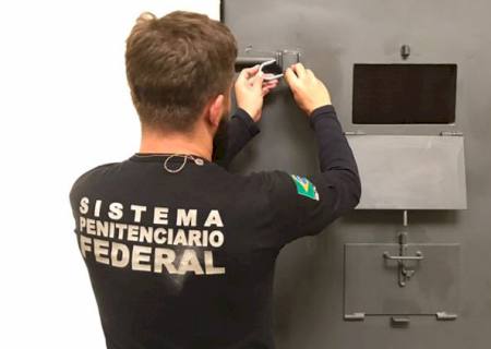Diretor de presídio federal diz que Name não precisa de ajuda