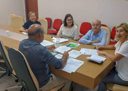 Prefeitura de Nova Andradina e Agehab assinam convênio para substituição de moradias precárias