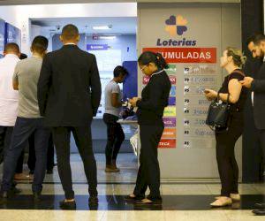 Apostar na loteria fica mais caro; mega-sena passa para R$ 4,50