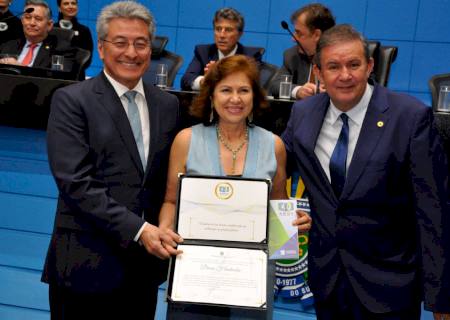 Dione Hashioka é homenageada pela Assembleia Legislativa