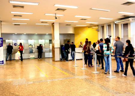 Lei obriga auxílio a idosos e pessoas com deficiência em terminais bancários de autoatendimento