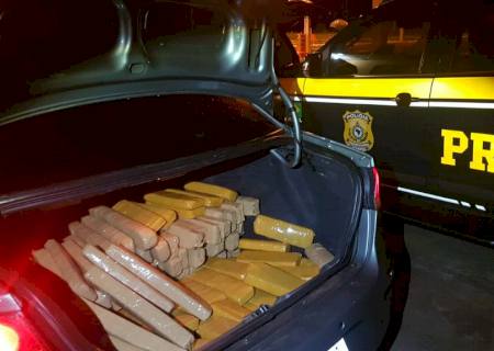 Em Bataguassu, mineiro é preso pela PRF com carro furtado e 174 kg de maconha