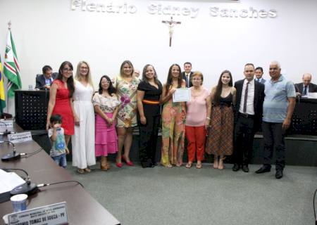 Em sessão ordinária, Câmara homenageia Dia do Fonoaudiólogo
