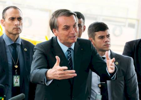 Bolsonaro pede revogação de medida que exclui atividades de MEI