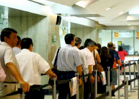 Com contas equilibradas, Governo paga 13° salário nesta semana