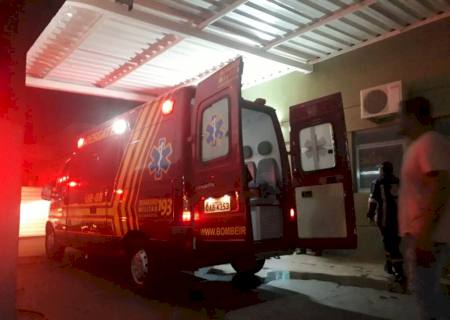 Viatura dos Bombeiros chega com professora no Hospital Regional