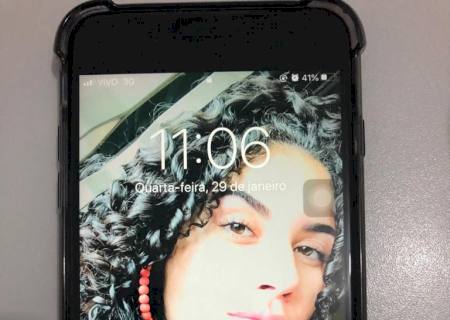 Celular é encontrado em quintal de residência e entregue na Delegacia de Nova Andradina