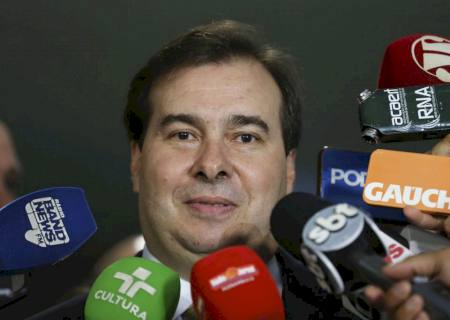 Maia aguarda Governo para que reformas tramitem rápido no Congresso