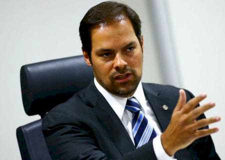 Reforma administrativa será implantada em fases, diz secretário