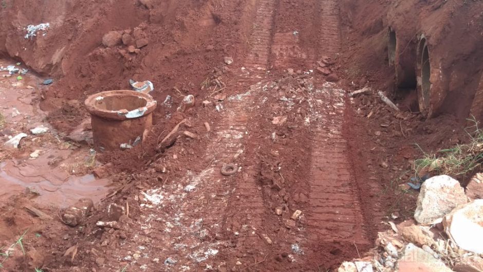 PMA verifica vazamento de esgoto a céu aberto em Nova Andradina