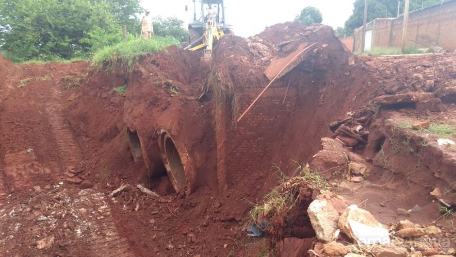 PMA verifica vazamento de esgoto a céu aberto em Nova Andradina