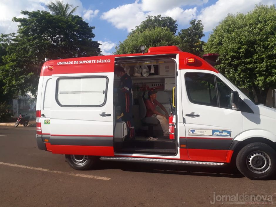 Kombi fica destruída por incêndio no centro de Nova Andradina