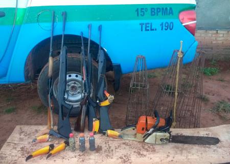Polícia Ambiental prende e autua assentado com cinco armas e três armadilhas de caça