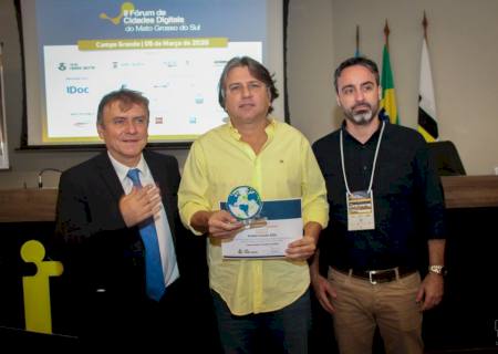 Caravina recebe prêmio Prefeito Inovador 2020 por projeto de Sistema de Câmeras de Monitoramento