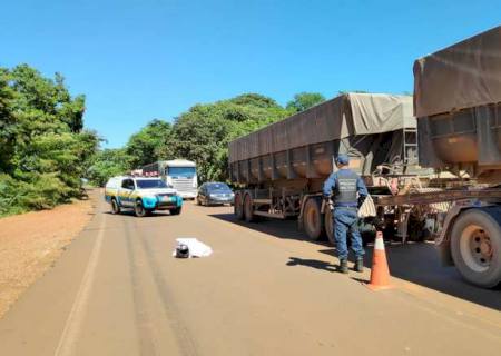 Motociclista é atingida por caminhonete e morre em distrito de Dourados