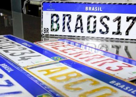 Detran informa: agosto é mês de licenciar veículos de placas com final 7 e 8