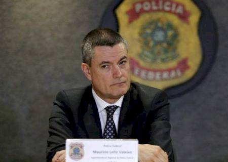 Bolsonaro exonera Valeixo do comando da PF, e Moro é surpreendido