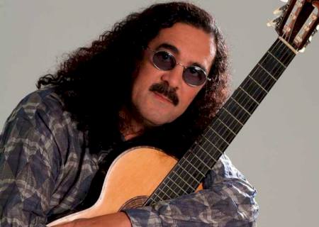Cantor baiano Moraes Moreira morre aos 72 anos