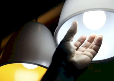 Medidas econômicas Governo vai bancar por 3 meses a conta de luz de clientes de baixa renda