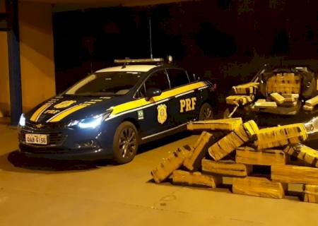 PRF apreende 388 kg de maconha, recupera veículo e prende condutor em Jaraguari