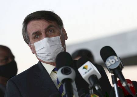 Covid-19: Bolsonaro quer cloroquina para pacientes com sintomas leves