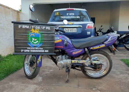 Polícia Militar flagra jovem ''empinando'' moto nas ruas de Taquarussu