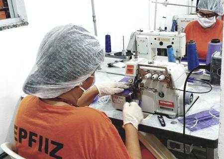 Com mais de 113 mil EPIs já confeccionados em presídios, Agepen contribui para o combate à pandemia em MS