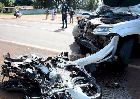 Motociclista morre ao colidir de frente com caminhonete na BR-376