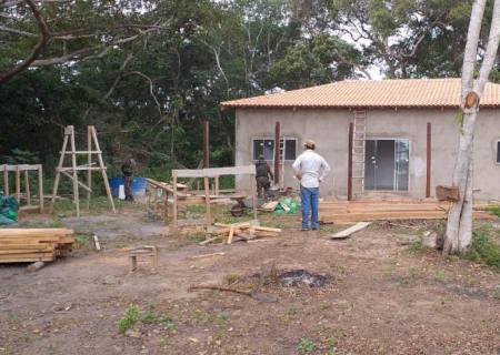 Polícia Ambiental interdita construção de rancho ilegal às margens do rio Paraguai
