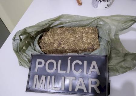 Quatro são detidos com droga em Ipezal, após roubo de celular