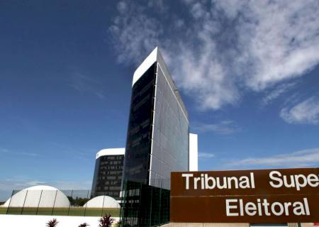 TSE debate mudanças em resolução sobre suspensão de partidos