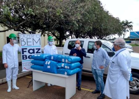 JBS doa cerca de 20 mil máscaras e viseiras de acrílico para o HR de Nova Andradina